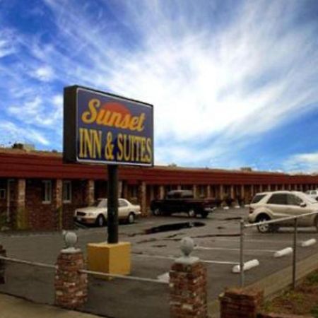 Sunset Inn And Suites West Sacramento Esterno foto
