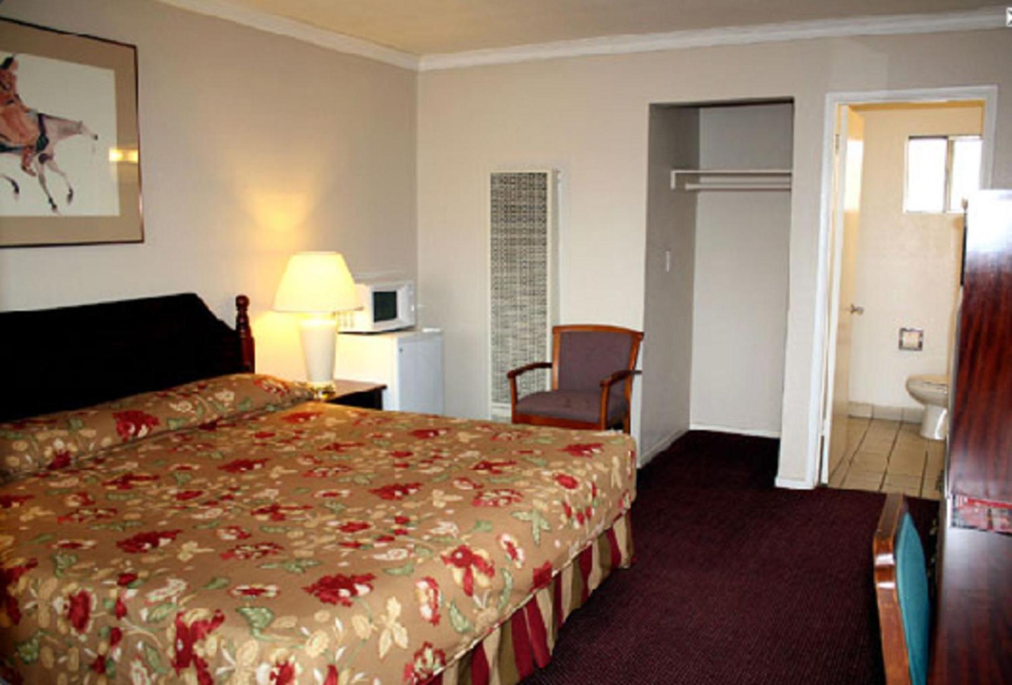 Sunset Inn And Suites West Sacramento Esterno foto