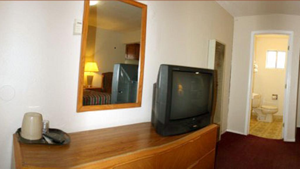 Sunset Inn And Suites West Sacramento Esterno foto